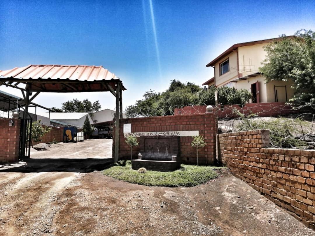 Larochelle Guesthouse Keetmanshoop Exteriör bild