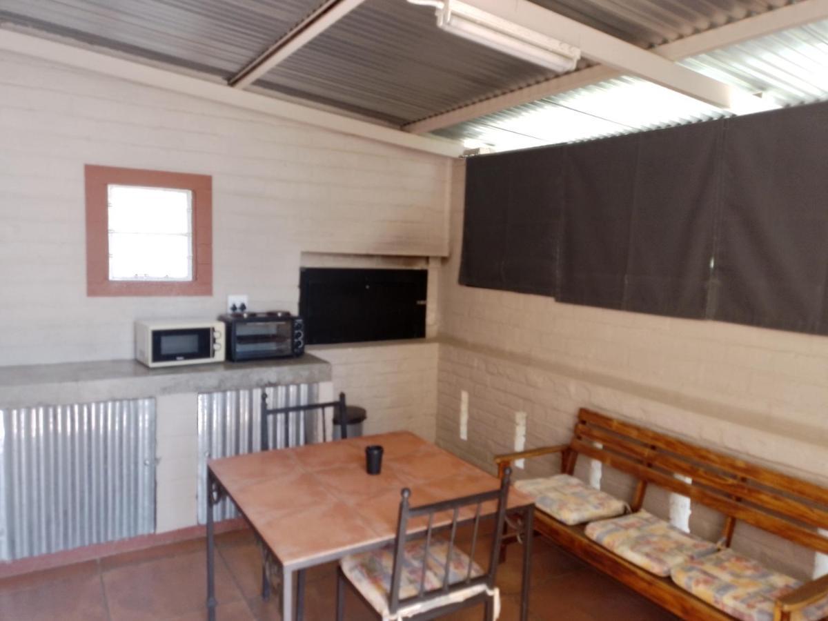 Larochelle Guesthouse Keetmanshoop Exteriör bild